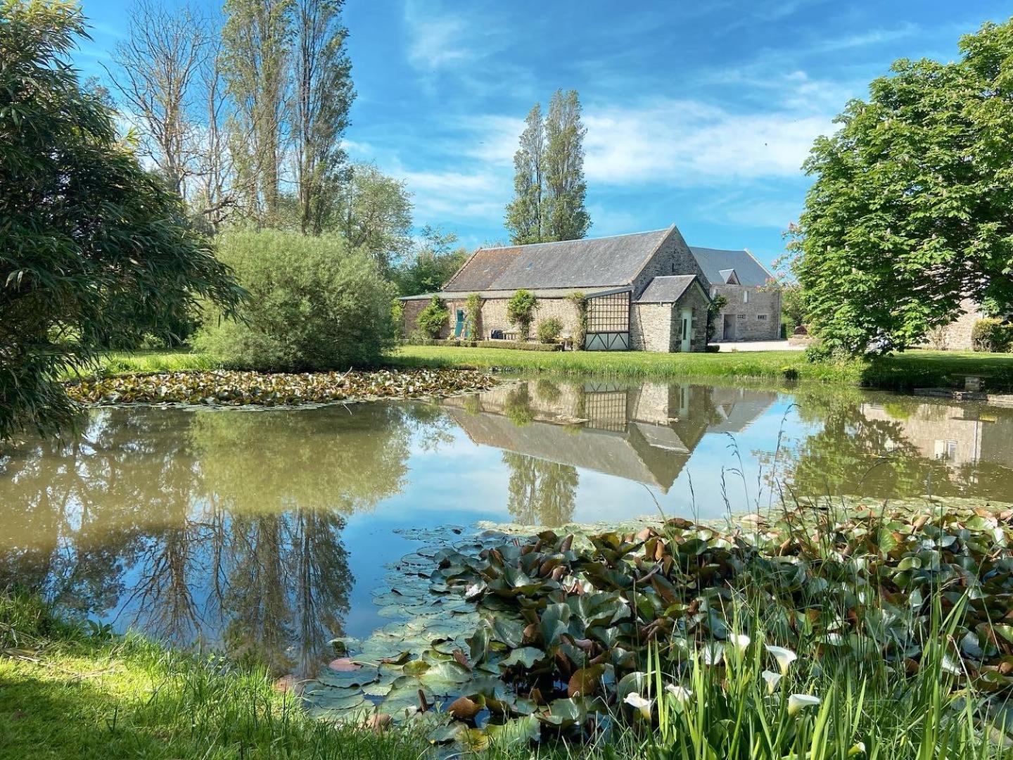 Chambres D'Hotes & Gites - Domaine Les Sources Portbail Exterior photo